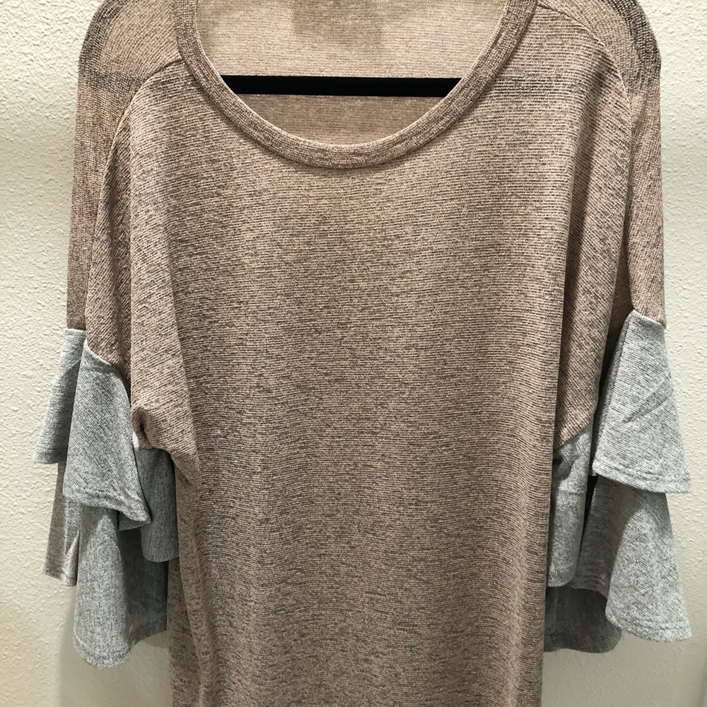 Doe & Rae Bell Sleeve Colorblock Shirt